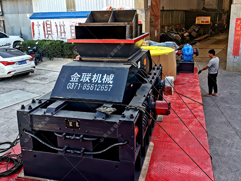 2PG1200x800半自動液壓對輥破碎機 大型破碎機發(fā)貨 2PG1200x800半自動液壓對輥破碎機 大型破碎機發(fā)貨