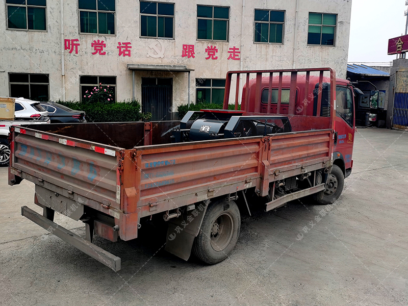 2PG610X400對輥破碎機發(fā)貨圖片_發(fā)往湖北十堰_(dá)破碎鵝卵石 2PG610X400對輥破碎機發(fā)貨圖片_發(fā)往湖北十堰_(dá)破碎鵝卵石